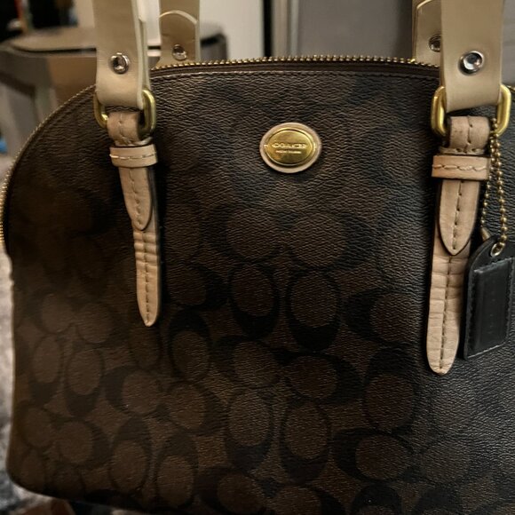 Coach handbag, Peyton Cora Brown F26184 Great Condition refurbished - Picture 2 of 8